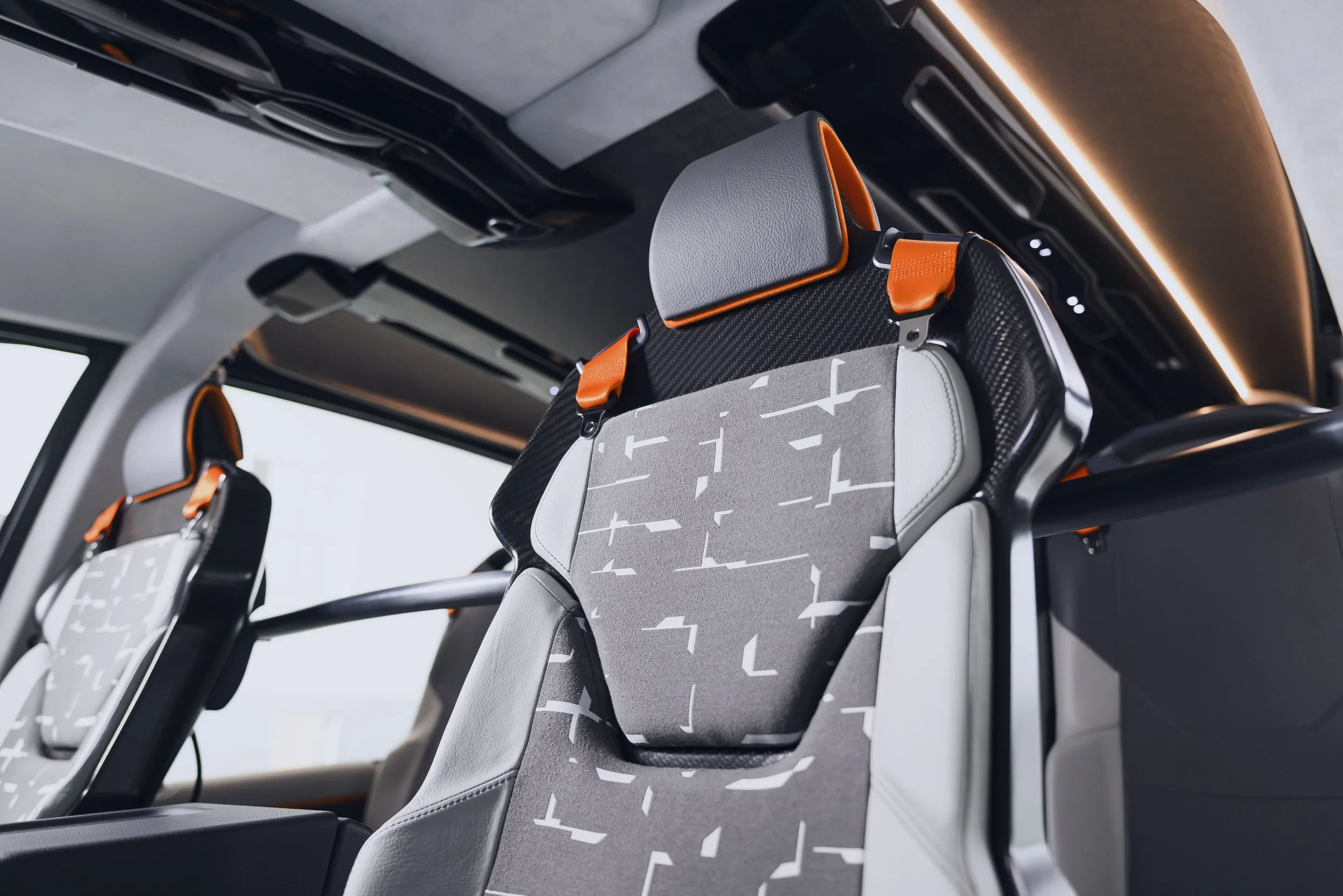 R88 pilot seats