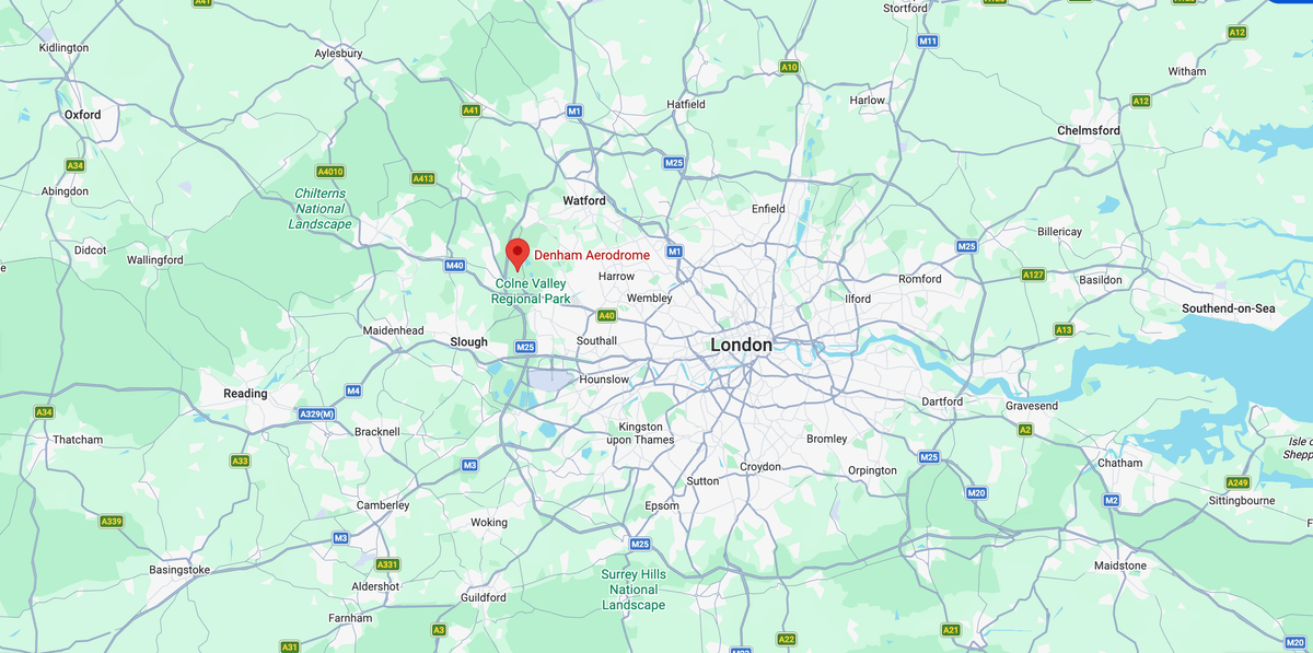 Map showing Denham Aerodrome just inside the M25, north west of London