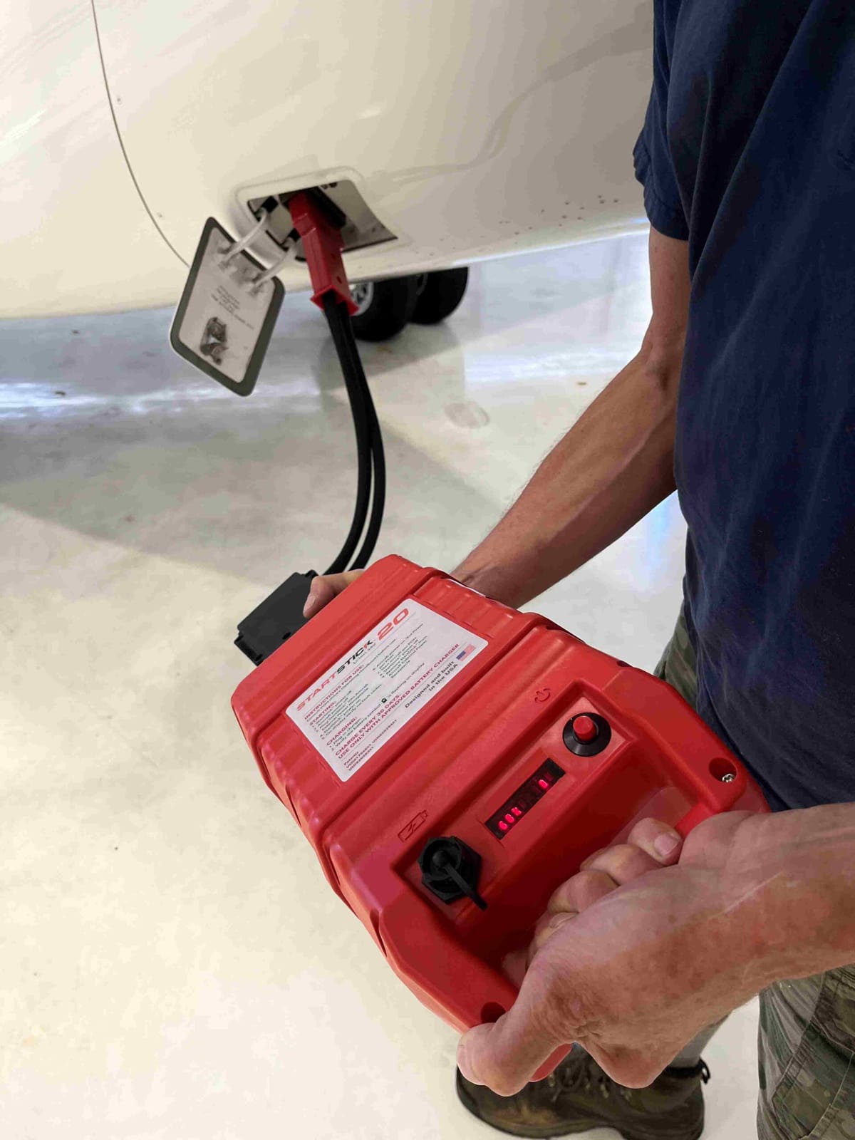 Start Stick portable ground power unit starting an aircraft